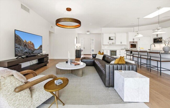 Building Photo - 3631 N 54th Ct