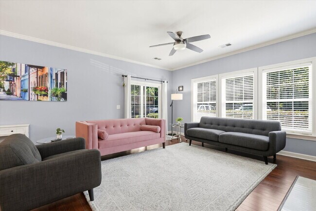 Building Photo - "Charming Fully Furnished 2-Bed Condo with & Granite Countertops in Charleston – 1320 Sq Ft of Co...