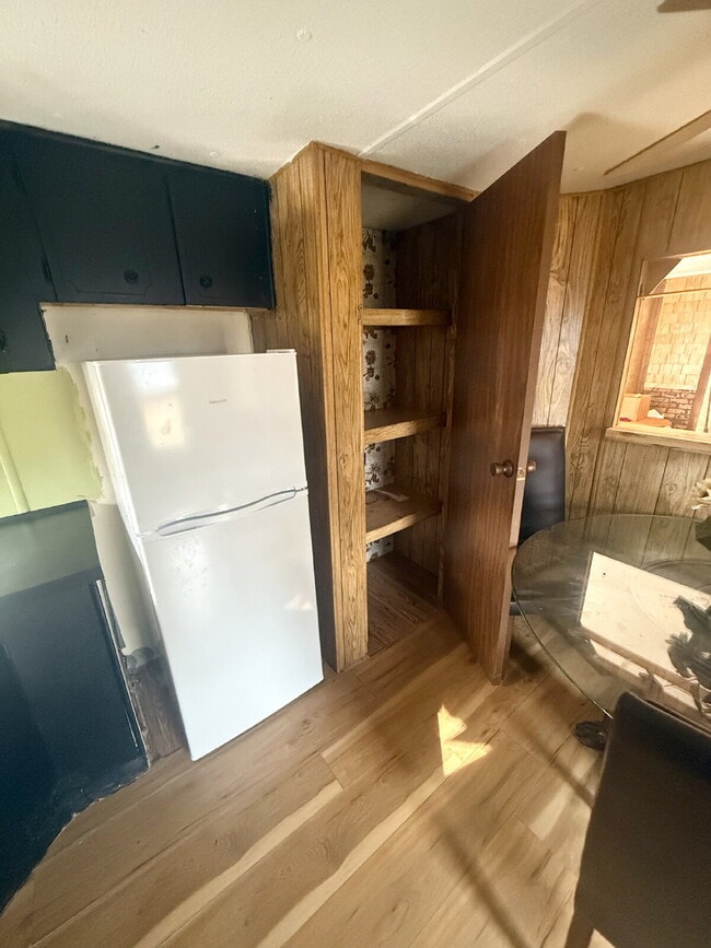 Building Photo - 3 bedroom, 1.5 bath