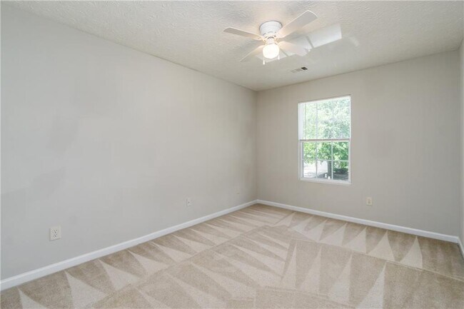 Building Photo - 5765 Ridge Stone Way