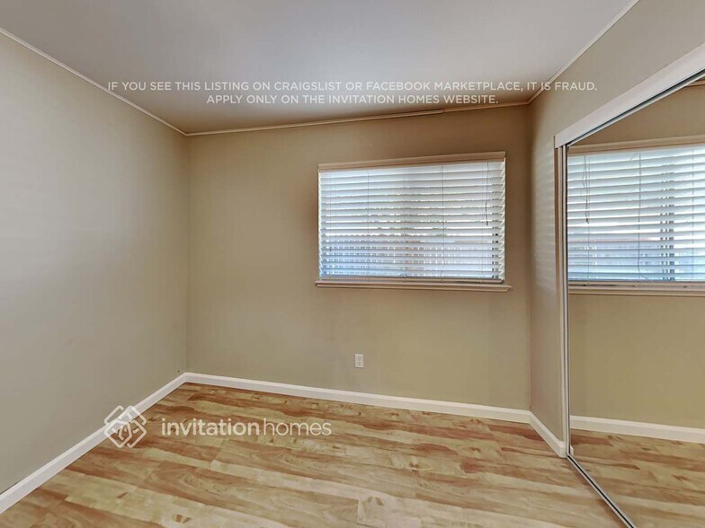 Building Photo - 137 Catalpa Ln