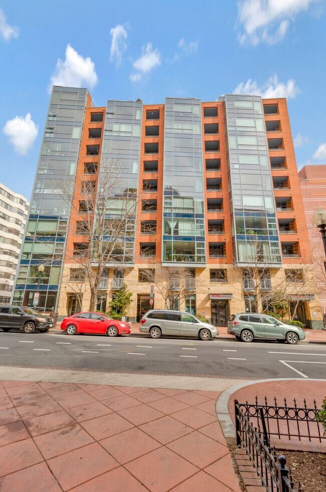 Building Photo - 1117 10th St NW