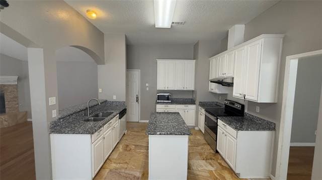 Building Photo - 2301 Stratford Dr