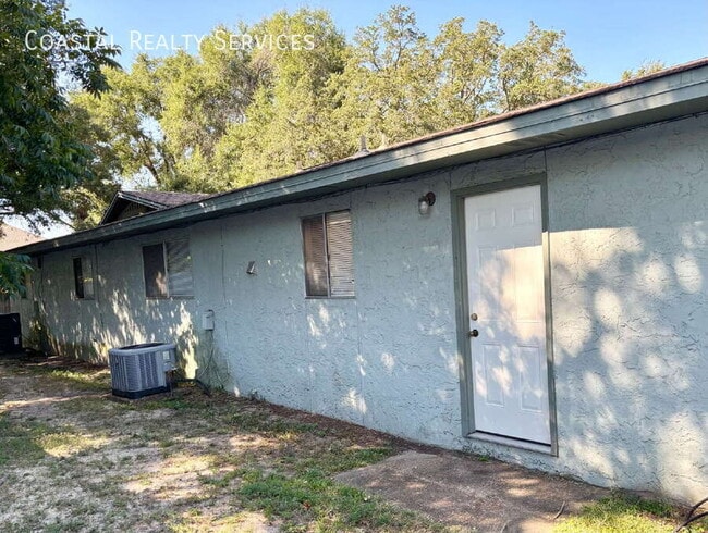 Building Photo - 322 Pelham Rd