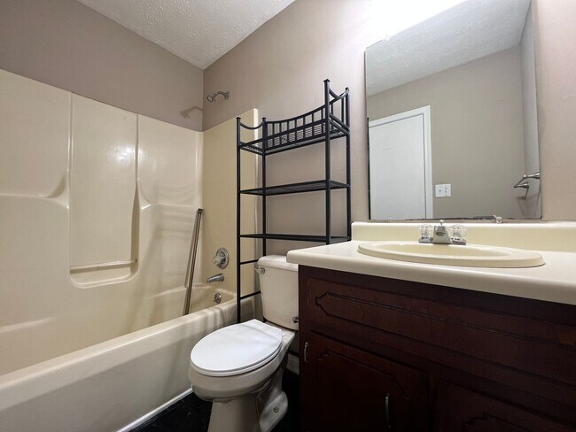 Building Photo - 474 Ginkgo Dr