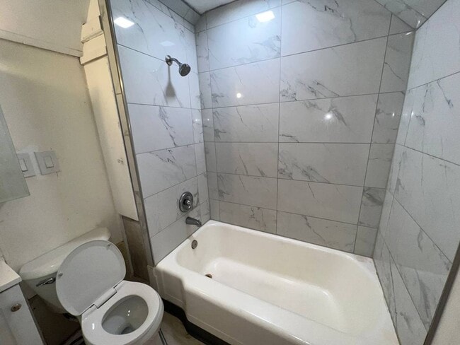 Building Photo - 3 bedroom 1.5 bath Single Family Home | CMHA Section 8 and EDEN Welcomed