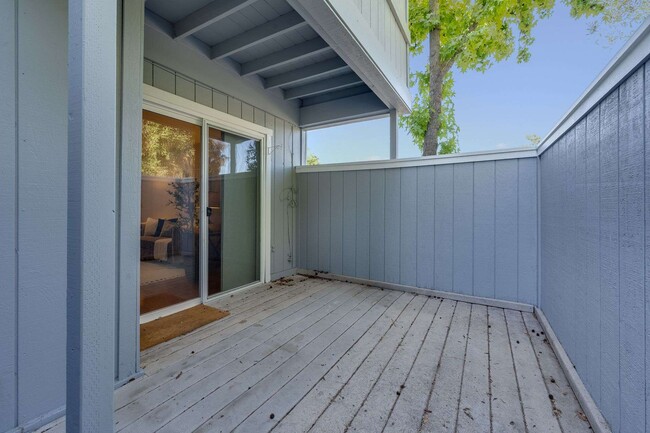Building Photo - 4235 Sheldon Cir