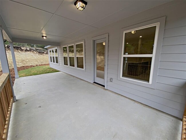 Building Photo - 20915 Oak Dale Dr