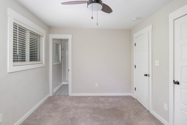 Building Photo - 312 Glenrock Dr