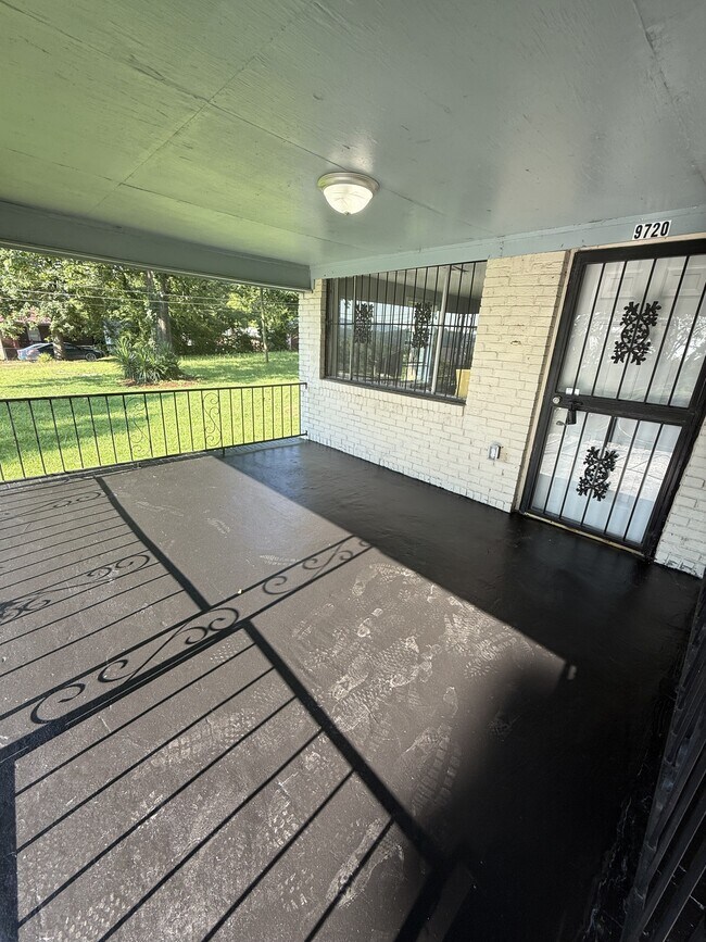 Building Photo - 9720 Westfield Pl