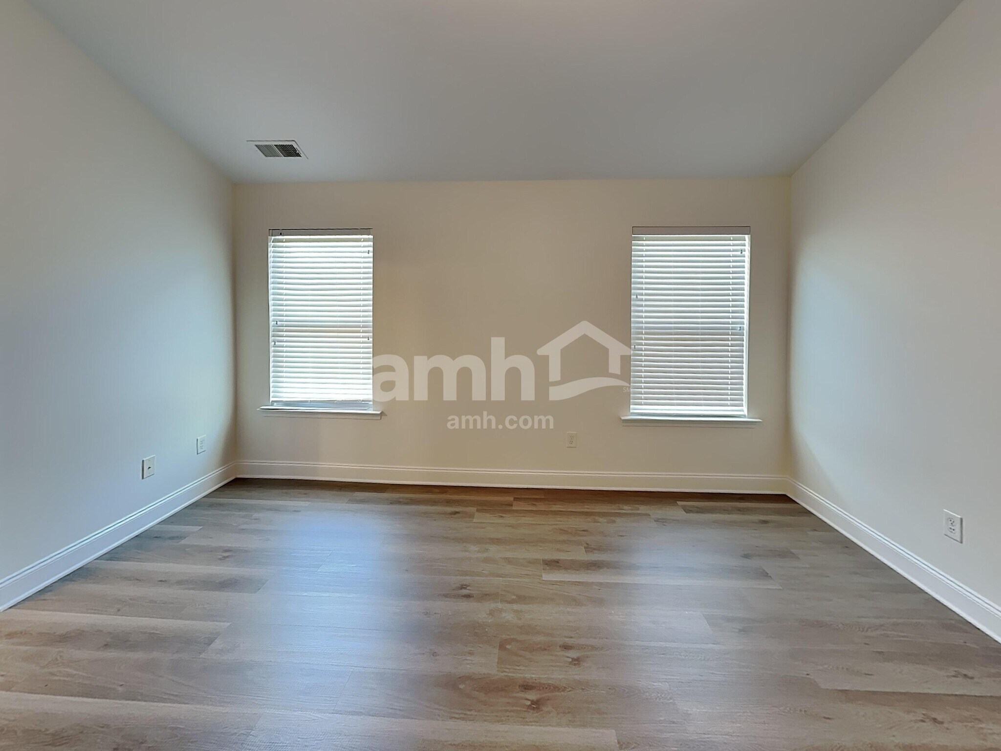Building Photo - 1001 Haven Ln