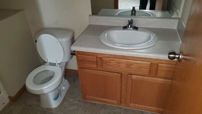 Building Photo - 1622 Clover Dr