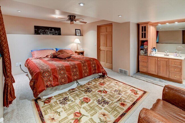 Building Photo - 1214 Carpenter St