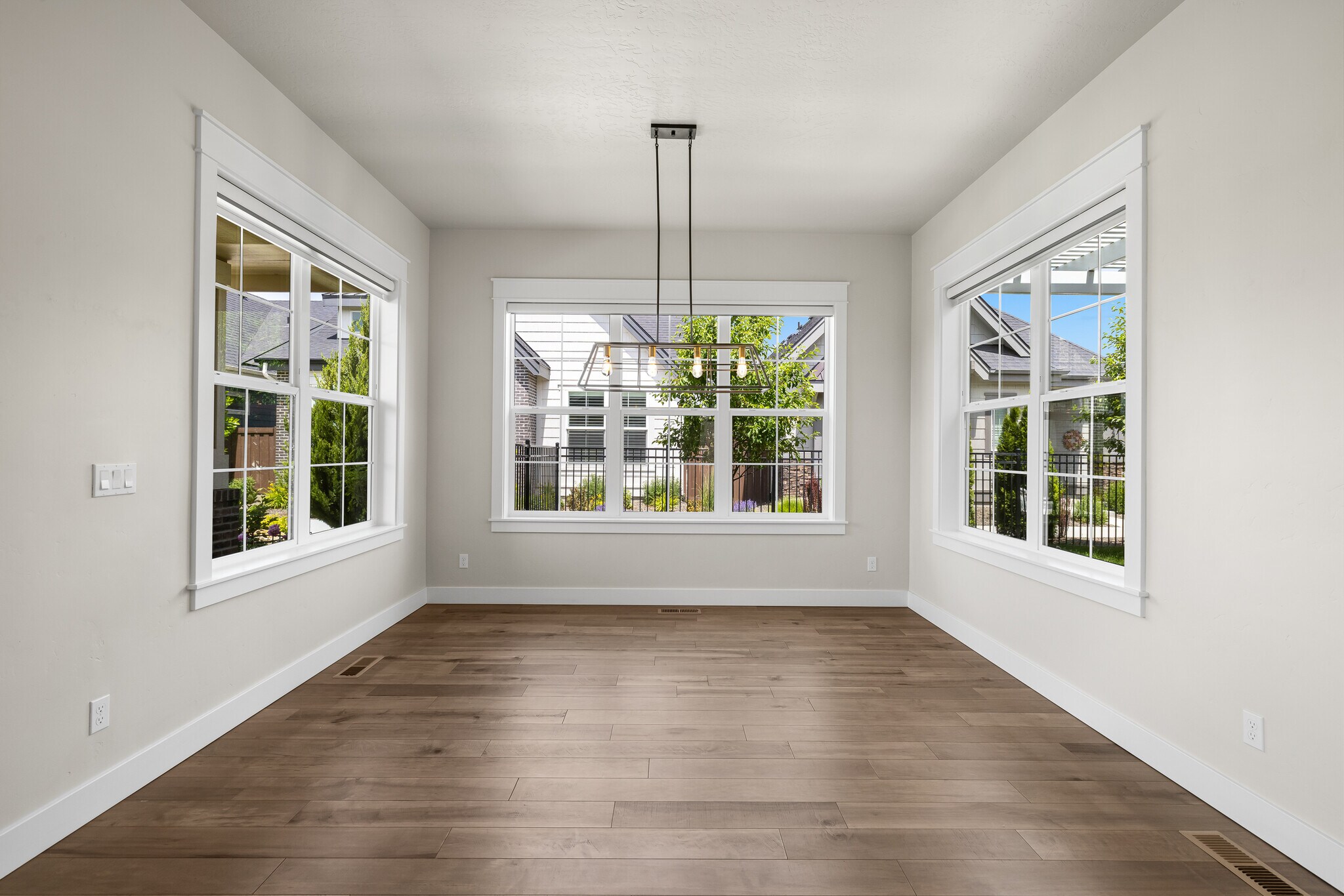 Building Photo - 6230 N Bolsena Ln