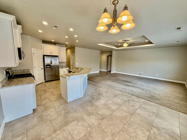 Building Photo - 4 Bedroom Home for Rent