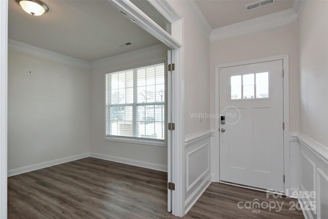 Building Photo - 2015 Saddlebred Dr