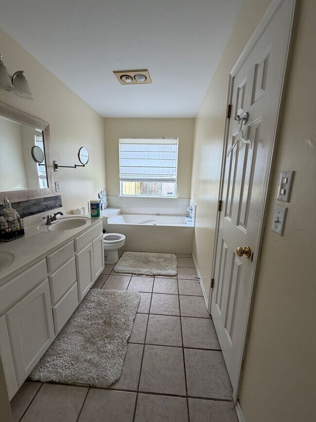 Building Photo - Broken Arrow Union Schools Single Family Home for Rent 5 beds 2.5 bath