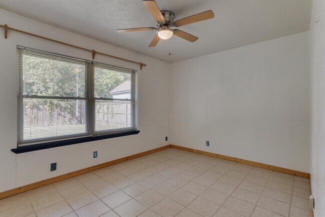 Building Photo - 3507 Hummingbird Ln