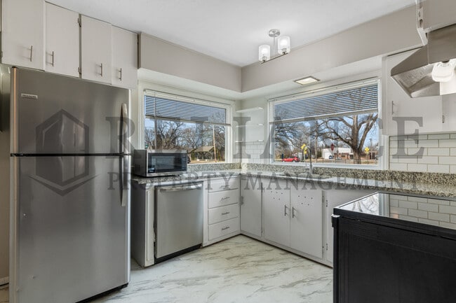 Building Photo - 119 Harrison St