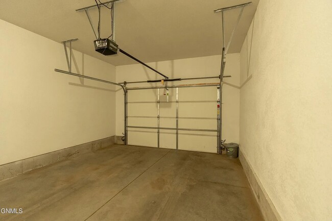 Building Photo - 1200 W Owens Ave