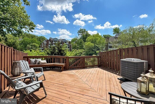 Building Photo - 7527 Chrisland Cove