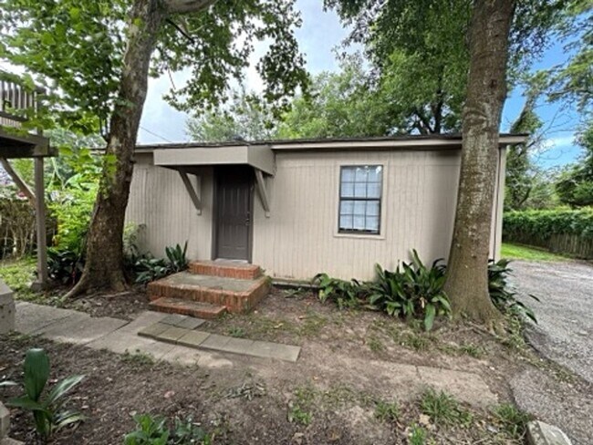 Primary Photo - 115 9th Ave