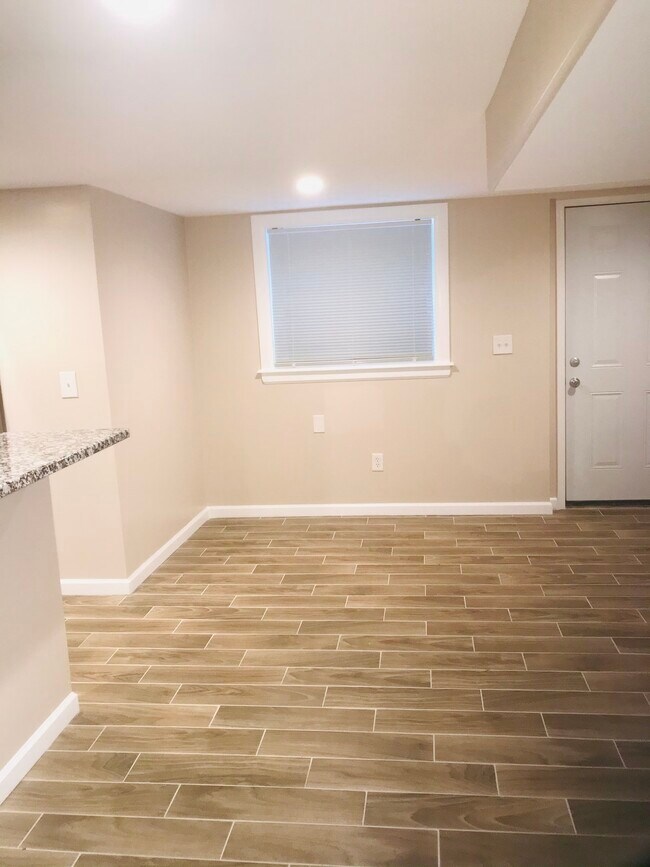 Building Photo - 2649 Wentworth Road, Unit 3