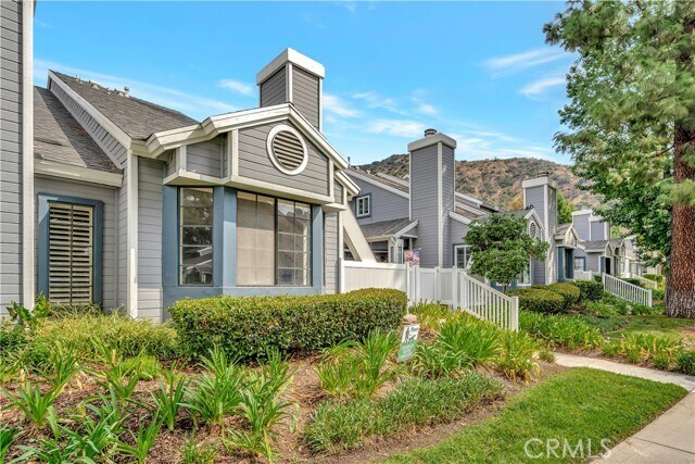 Building Photo - 290 Spruce Ct