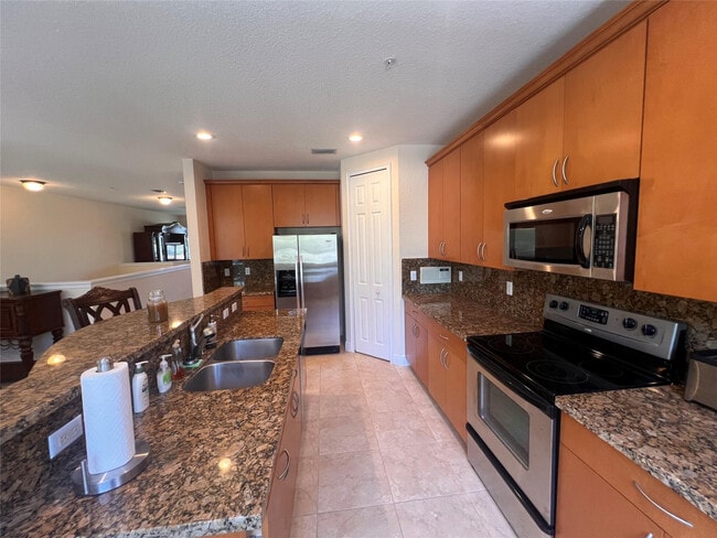 Building Photo - 3014 Waterside Cir