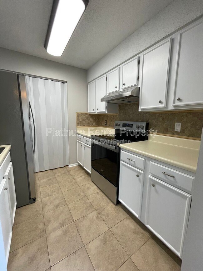 Building Photo - 1166 Booth Rd