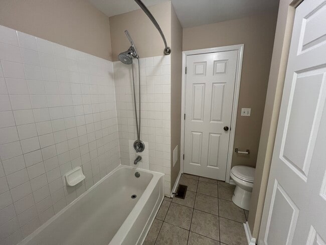 Building Photo - 2820 White Thorn Cir
