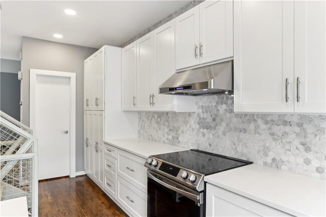 Building Photo - 1385 Stirling Cir NW
