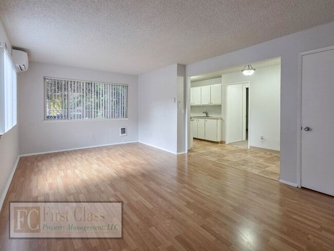 Building Photo - Shade Tree Apartments