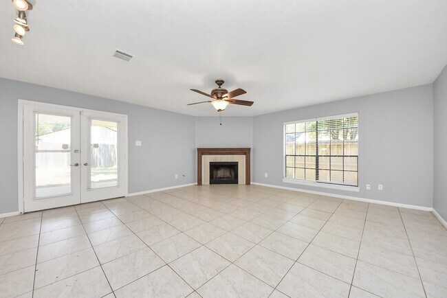 Building Photo - 16006 Autumn Falls Ln