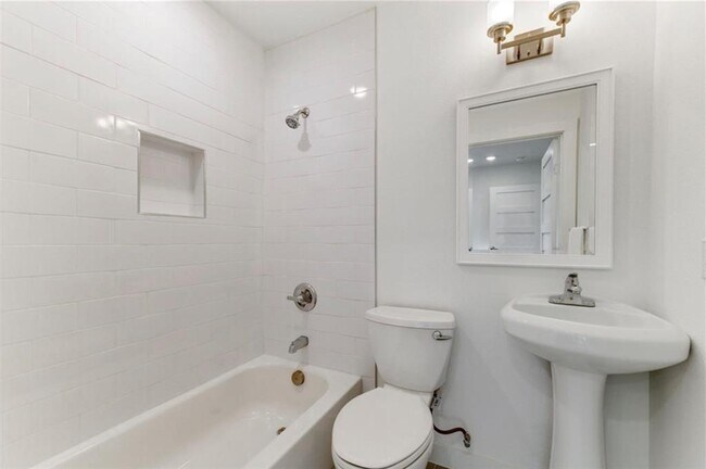Building Photo - 6712 Hart Ln