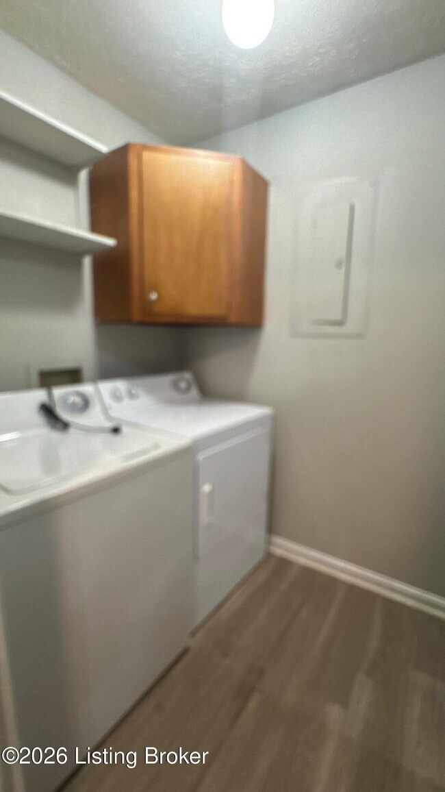 Building Photo - 5807 Larkgrove Dr