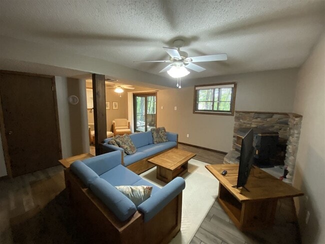 Building Photo - 2829 Hopkins Dr