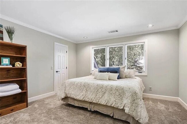 Building Photo - 930 Manchester Pl NW