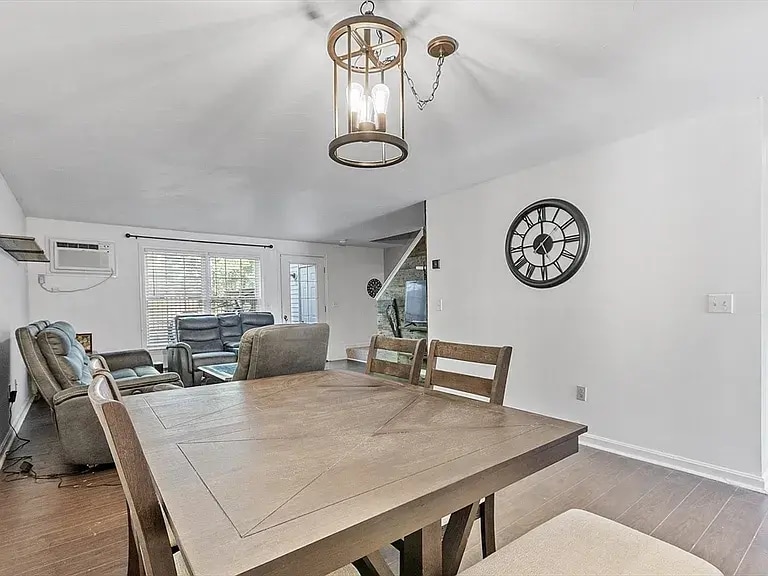 Dinning - 13 Berrington Rd
