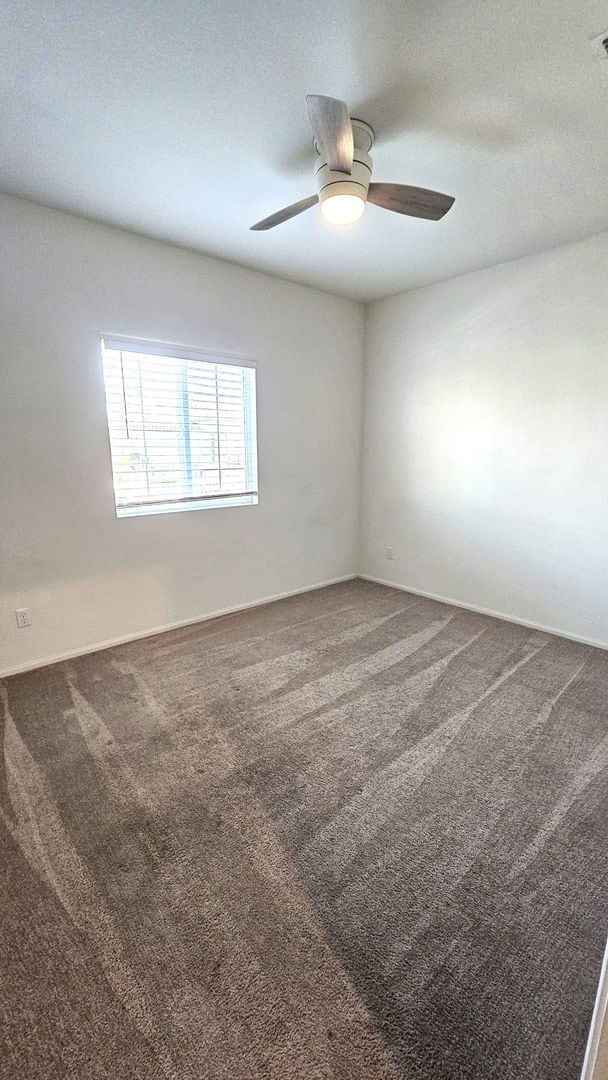 Building Photo - Modern 4 Bedroom Home in City in the Hills