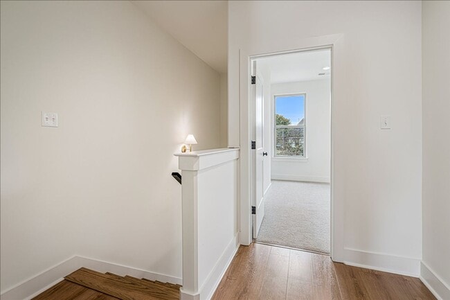Building Photo - 5472 Park Ave
