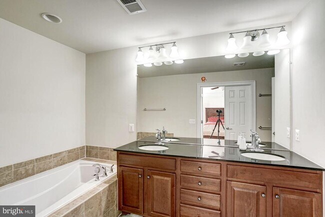 Building Photo - 42749 Wilmar Square