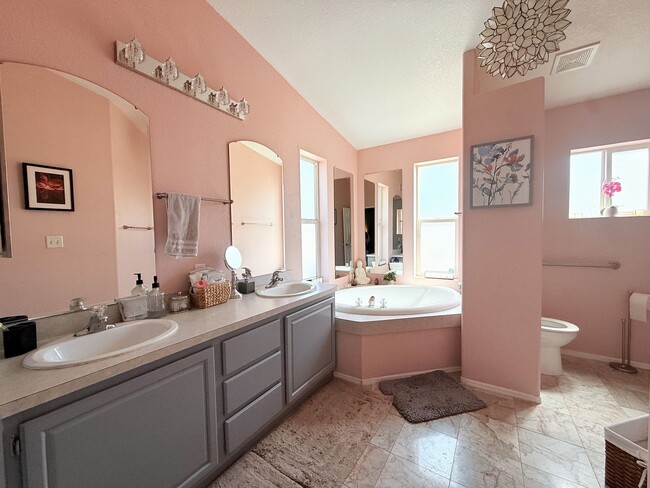 Building Photo - AVAILABLE NOW! 3 Bed / 2 Bath Condo in 55+...