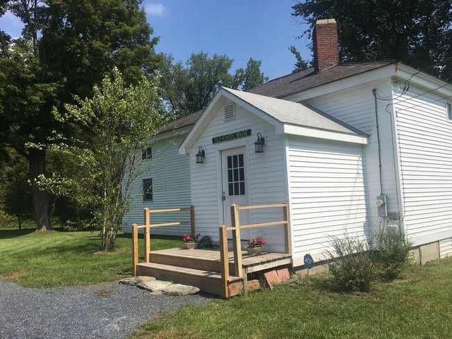 Building Photo - 67 Covered Bridge Rd