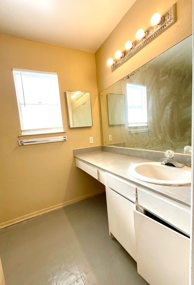 Building Photo - Available NOW! Prime Location 3-Bedroom, 2-Bath Home In Converse!!