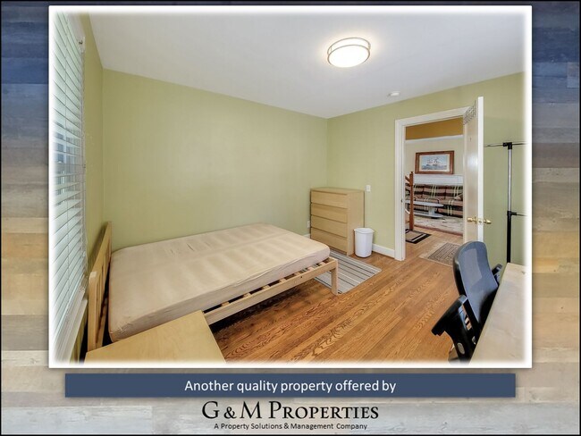 Building Photo - 4-Bedroom Single-Family - Walk to Strong/UofR!