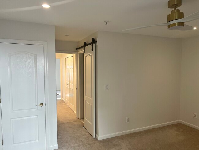 master bedroom - 1721 Kingsgate Ct