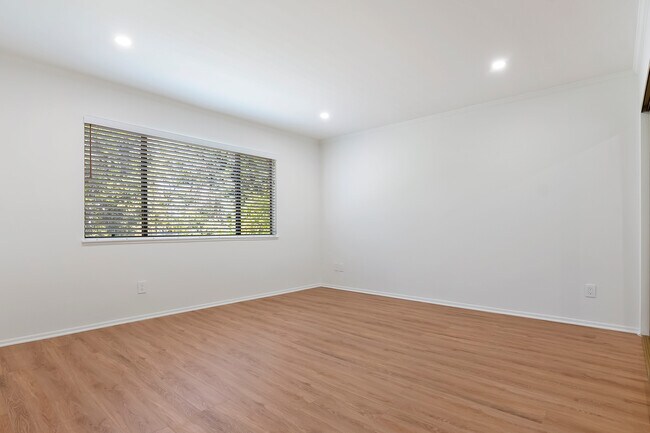 Building Photo - 3009 Nicada Dr