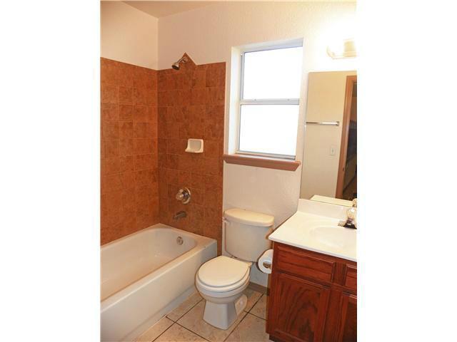 Building Photo - 12705 Tierra Flores Dr