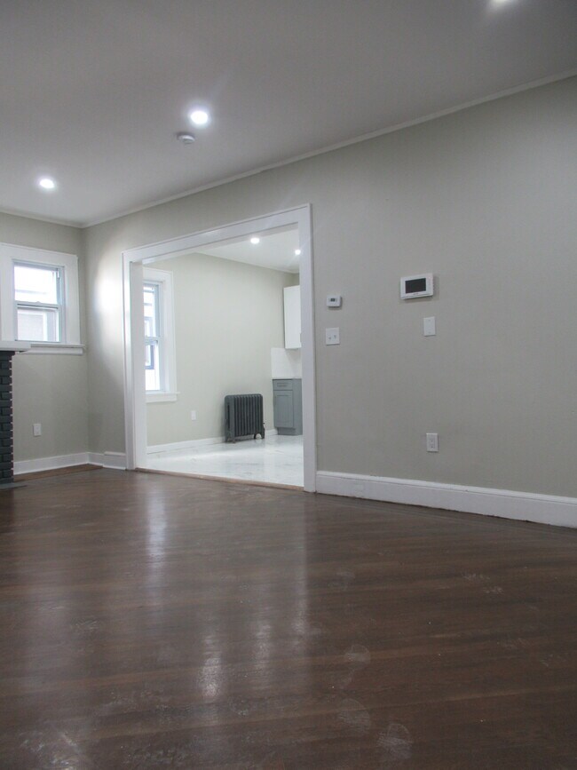 Building Photo - 56 Durand Pl